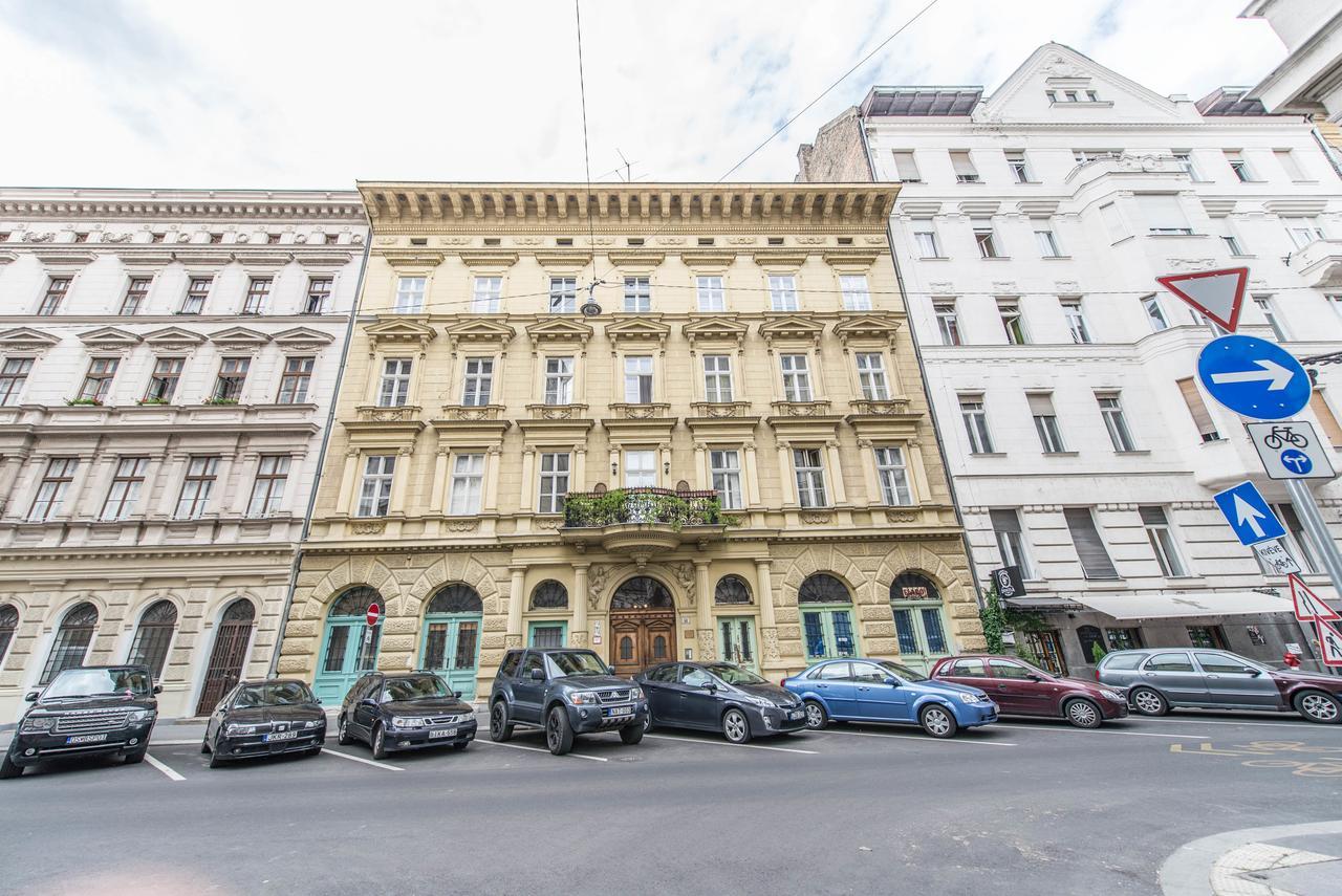 Oasis Apartments - Liberty Square Budapest Extérieur photo